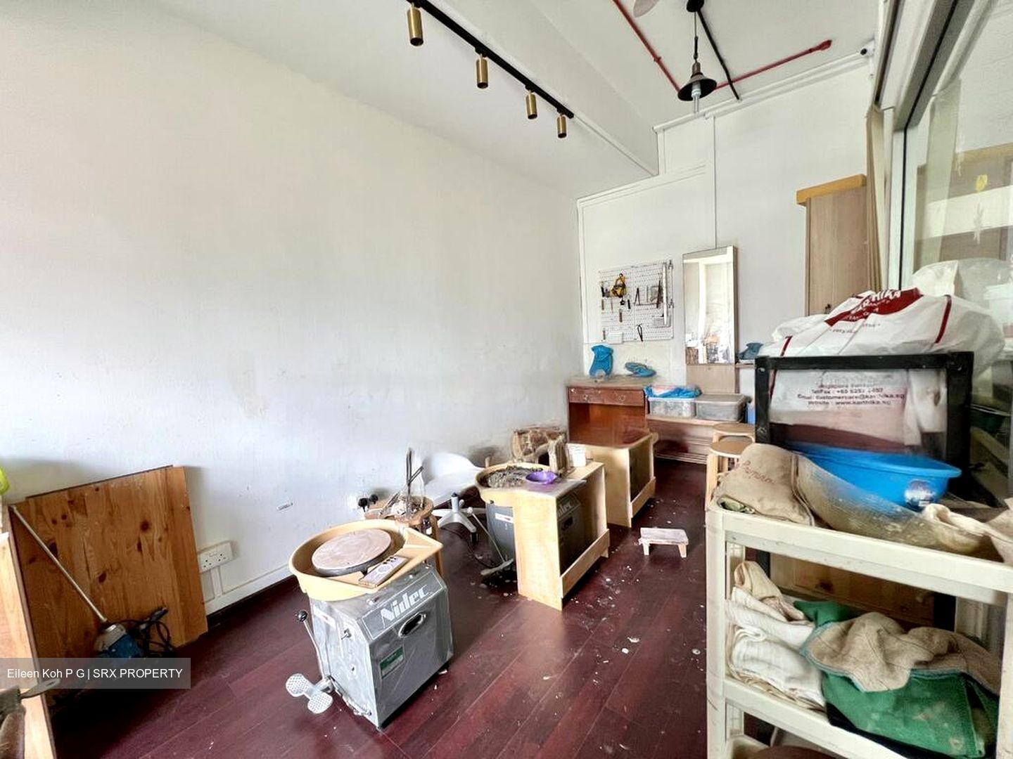 Redhill Forum (D3), Factory #455305941